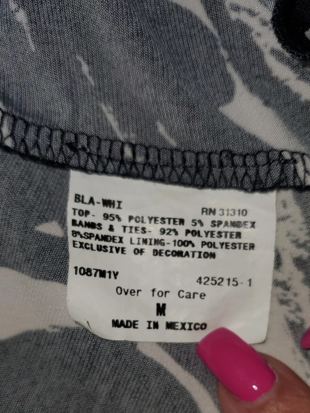 🖤 IZ Byer California Black & White Abstract Halter Top | Size M